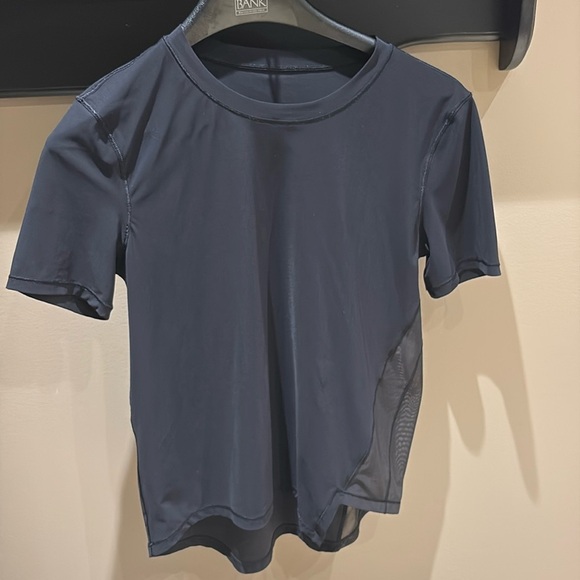 Lululemon shortsleeve top - Picture 1 of 5